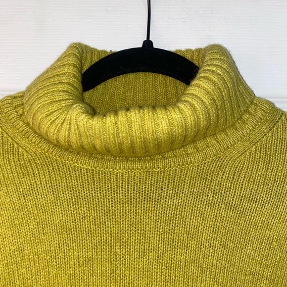 Zara Collection Turtleneck - Picture 3 of 4
